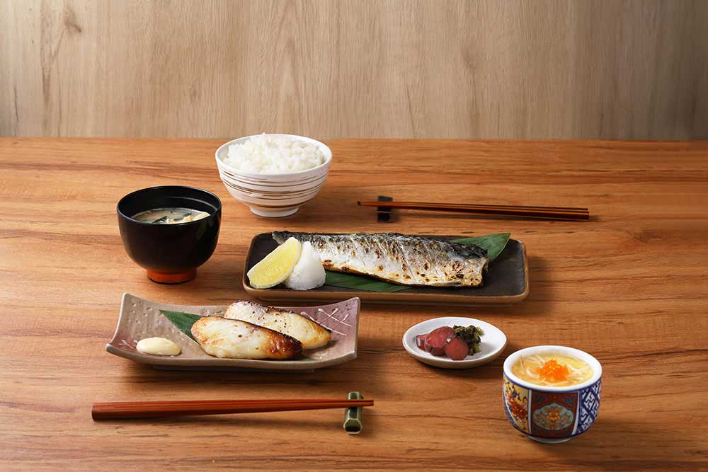 Grilled Mackerel Set and Silver Cod Saikyo-yaki Set